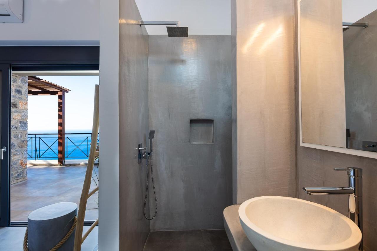 Villa Sea-Esta, Adults Only Sellia  Luaran gambar